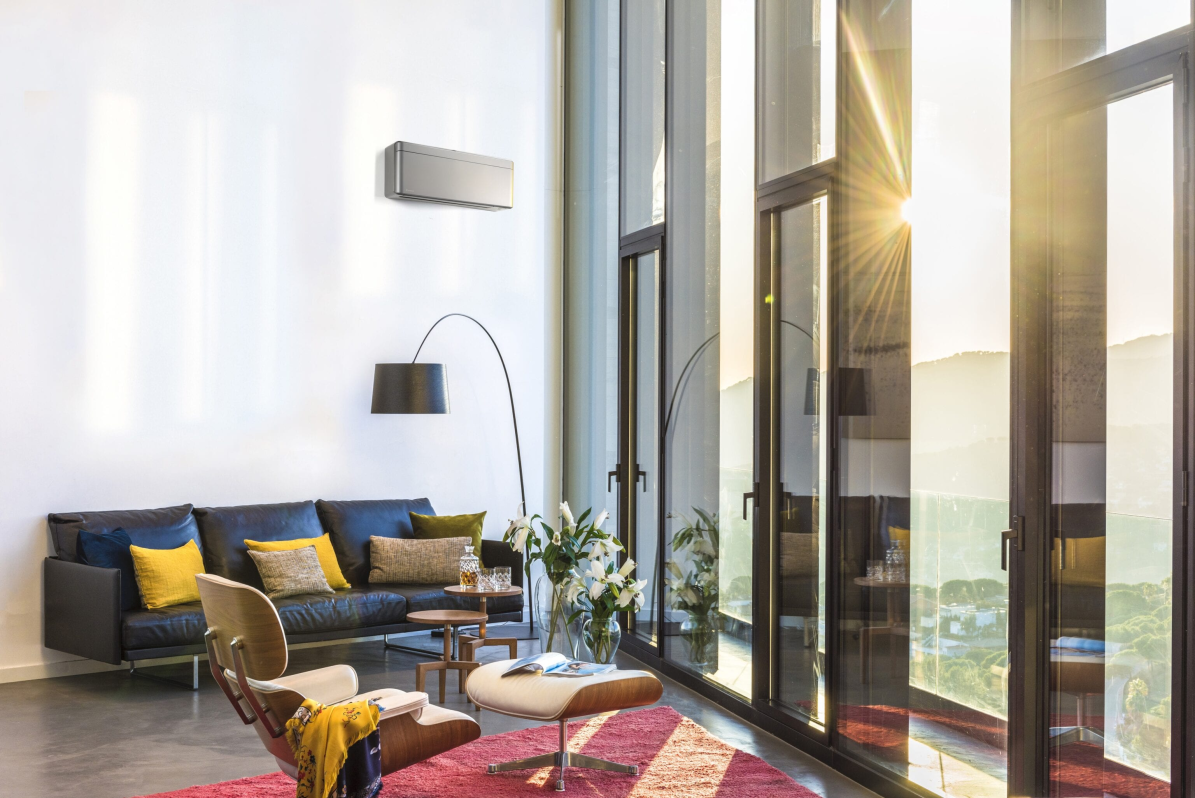 detail Daikin Stylish bílá nástěnná klimatizace 4,2kW single split s venkovní jedn.