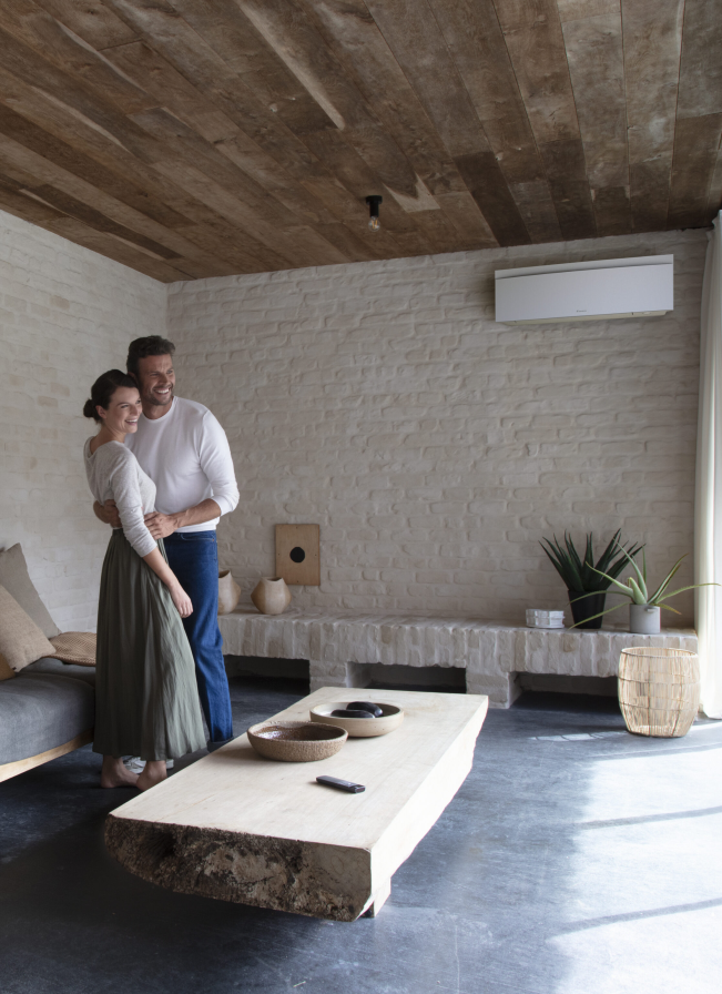 detail Daikin Emura bílá nástěnná klimatizace 3,5kW single split s venkovní jednotkou